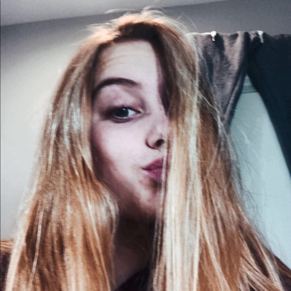 Meet your Posher, Danica